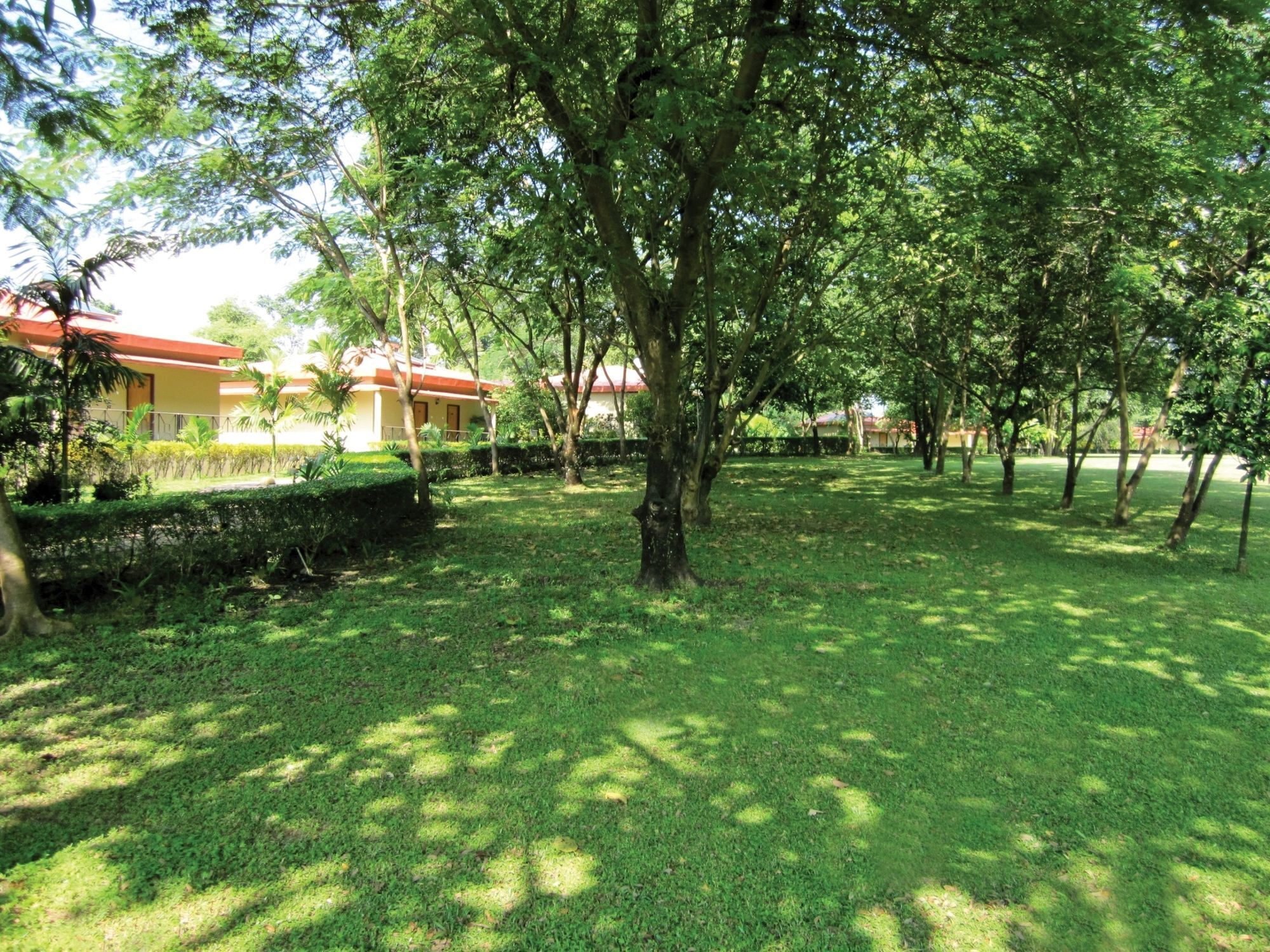 מלון Sinclairs Retreat Dooars, Chālsa מראה חיצוני תמונה